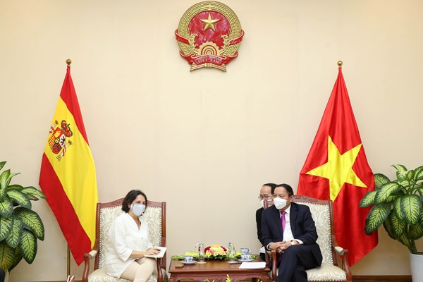 Bộ trưởng Nguyễn Văn Hùng đề nghị Tây Ban Nha hỗ trợ vaccine phòng chống Covid-19 cho Phú Quốc - Anh 1