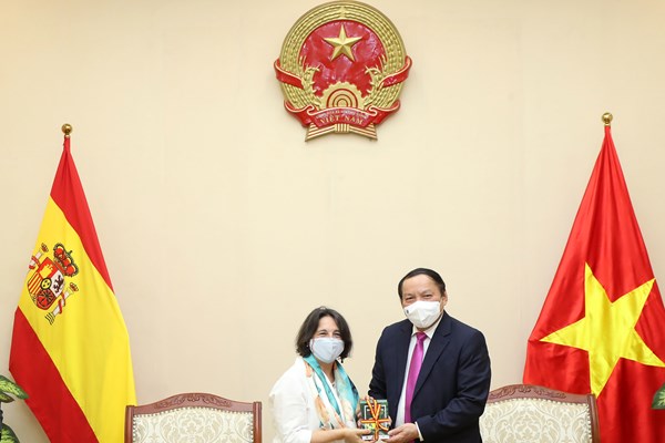 Bộ trưởng Nguyễn Văn Hùng đề nghị Tây Ban Nha hỗ trợ vaccine phòng chống Covid-19 cho Phú Quốc - Anh 4