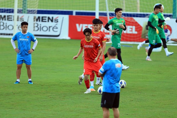 Tuyển Việt Nam tích cực chuẩn bị cho trận đấu gặp tuyển Trung Quốc - Anh 1