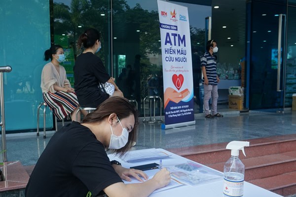 1.500 người tình nguyện tham gia “ATM Hiến máu cứu người” - Anh 1