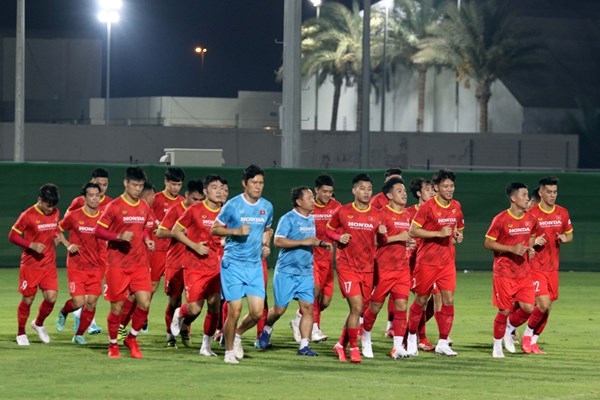 Đội tuyển Việt Nam có buổi tập đầu tiên tại UAE - Anh 1