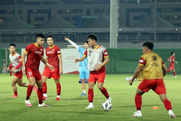 Đội tuyển Việt Nam có buổi tập đầu tiên tại UAE - Anh 3