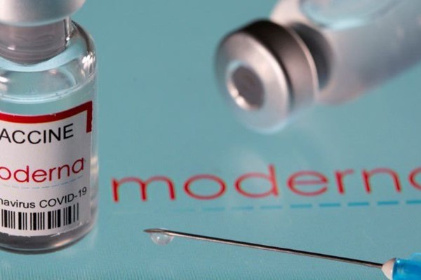 Thụy Điển tạm dừng sử dụng vắcxin Moderna cho nhóm người trẻ tuổi - Anh 1