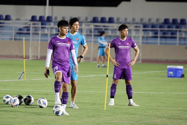Hồ Tấn Tài mong người hâm mộ tiếp tục đồng hành cùng đội tuyển tại Vòng loại World Cup - Anh 1