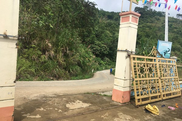 Yêu cầu rà soát cơ sở vật chất trường học sau vụ sập cổng làm chết 1 học sinh ở Quảng Nam - Anh 2