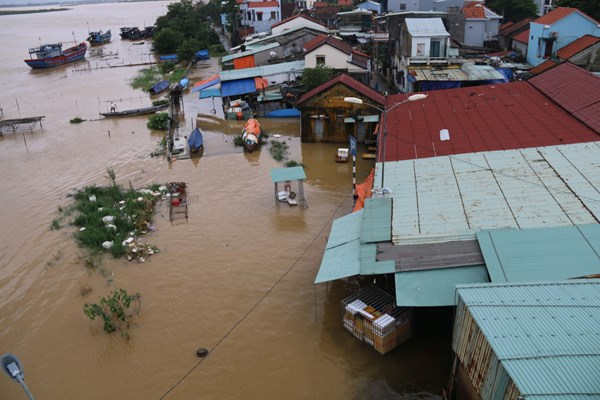 Quảng Nam: Mưa lũ làm 5.373 ngôi nhà bị ngập, 2.5035 người dân phải sơ tán - Anh 1