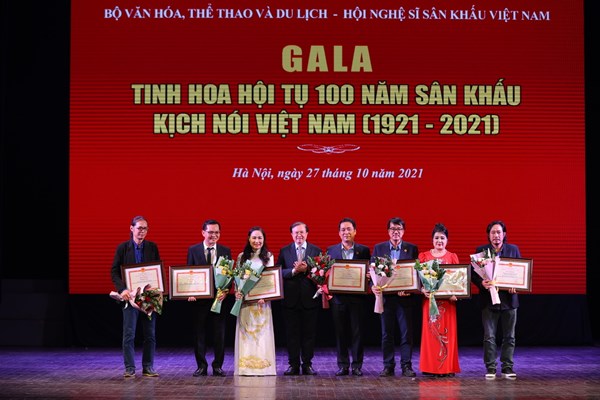 Kịch nói Việt Nam: Phải là “người đối thoại” xứng đáng với đương thời - Anh 1