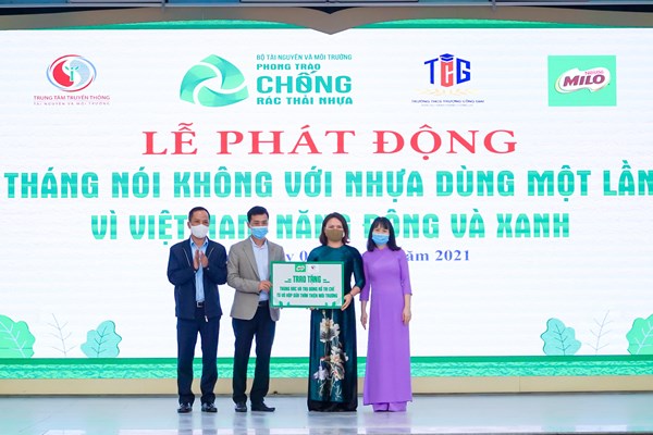 1.500 trường học trên cả nước đồng hành cùng chương trình “Nói không với nhựa dùng một lần” - Anh 1