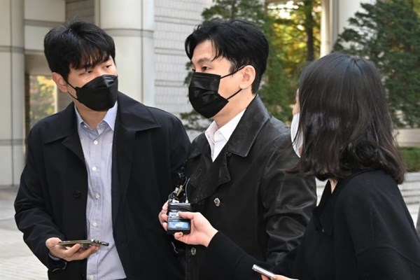 Cựu lãnh đạo YG Entertainment phủ nhận cáo buộc đe dọa nhân chứng - Anh 1