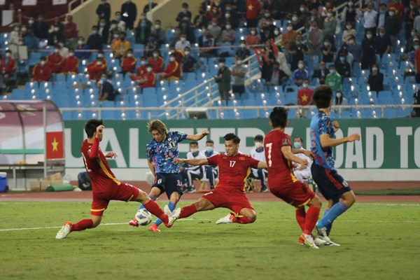 Tuyển Việt Nam thua tối thiểu Nhật Bản trên sân nhà - Anh 6