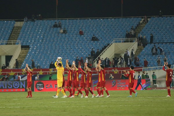 Tuyển Việt Nam thua tối thiểu Nhật Bản trên sân nhà - Anh 7