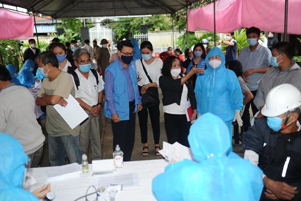 WHO đánh giá cao công tác phòng, chống dịch Covid-19 và tiêm vắc xin tại Quảng Nam - Anh 1