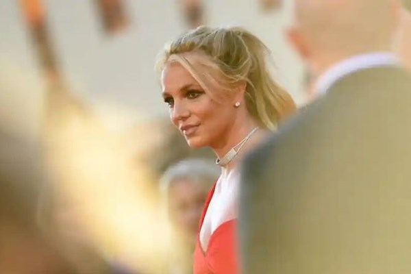 Britney Spears chính thức được tự do sau gần 14 năm - Anh 1