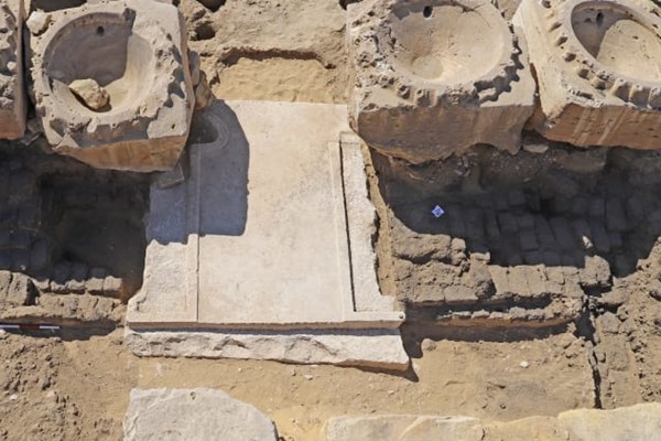 Sửng sốt với phát hiện ngôi đền mặt trời 4.500 năm tuổi ở Ai Cập - Anh 1
