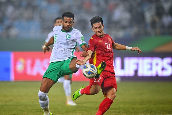 Tuyển Việt Nam lại thua tối thiểu ở vòng loại World Cup 2022 - Anh 1