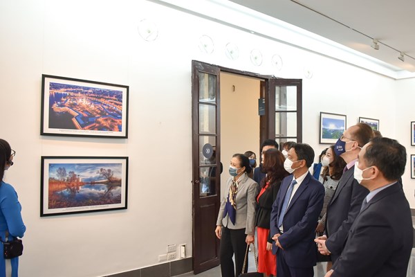 Khai mạc triển lãm Di sản Thế giới tại Việt Nam và Liên bang Nga - Anh 3