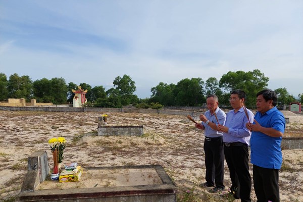 Ước nguyện bên mộ phần danh tướng Nguyễn Phạm Tuân - Anh 2
