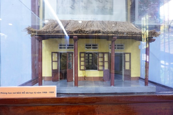 Khánh thành công trình chỉnh lý trưng bày Nhà lưu niệm Bác Hồ và truyền thống Trường Quốc Học Huế - Anh 3