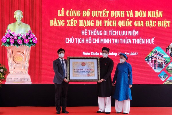 TT- Huế: Hệ thống di tích lưu niệm Chủ tịch Hồ Chí Minh đón nhận Bằng xếp hạng Di tích quốc gia đặc biệt - Anh 1