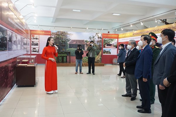 TT- Huế: Hệ thống di tích lưu niệm Chủ tịch Hồ Chí Minh đón nhận Bằng xếp hạng Di tích quốc gia đặc biệt - Anh 2