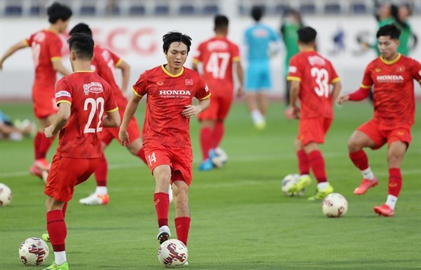 Tuyển Việt Nam chốt danh sách dự AFF Cup - Anh 1