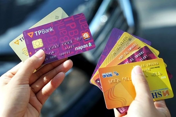 Cuối tháng 12.2021 hết hạn đổi thẻ ATM từ sang thẻ chip: Không lo bị gián đoạn thanh toán - Anh 1