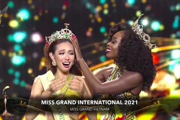 Thùy Tiên đăng quang Hoa hậu Hòa bình Quốc tế 2021 - Anh 1