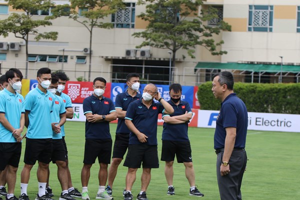 AFC Cup 2020: Tuyển Việt Nam làm quen sân Bishan trước trận đấu với tuyển Lào - Anh 2