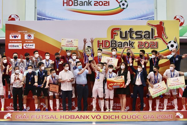 Thái Sơn Nam lần thứ 11 vô địch quốc gia - Anh 1