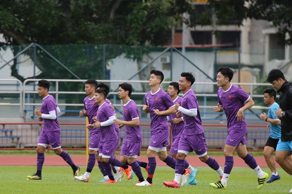 Tuyển Việt Nam loại 6 cầu thủ trước trận đấu với tuyển Lào - Anh 1