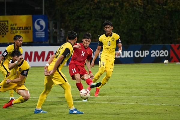 HLV Malaysia: Chúng tôi không có bóng để chơi - Anh 1