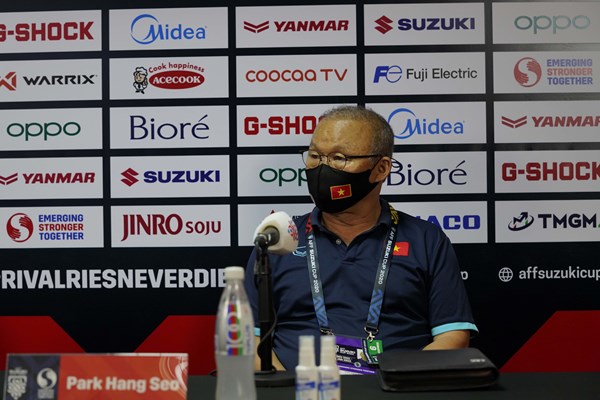 HLV Park Hang-seo nhắc nhở hàng thủ Việt Nam trước trận gặp Indonesia - Anh 1