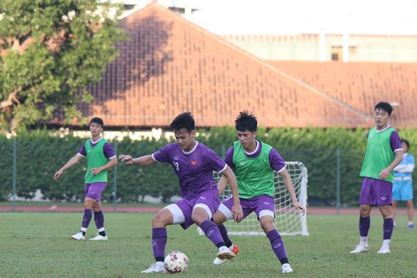 Tuyển Việt Nam hướng đến trận đấu với Campuchia - Anh 1