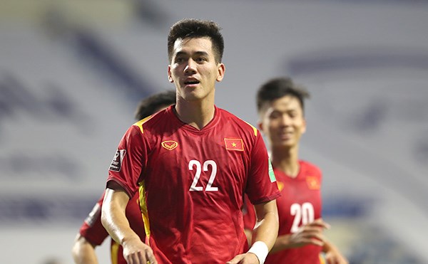 Tiến Linh nằm trong top 25 cầu thủ hay nhất châu Á năm 2021 - Anh 1