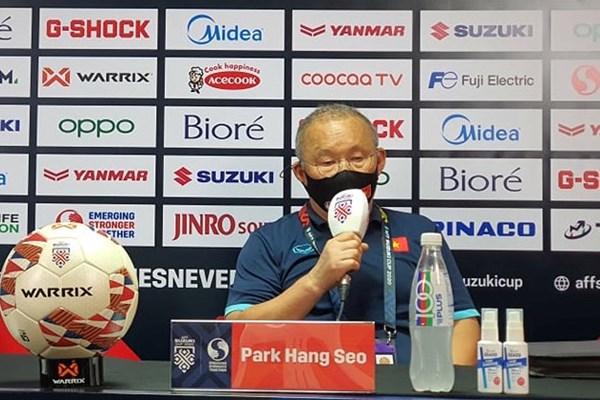 HLV Park Hang-seo: Tôi chưa nghĩ đến bán kết, trận đấu với Campuchia vào ngày mai mới quan trọng - Anh 1