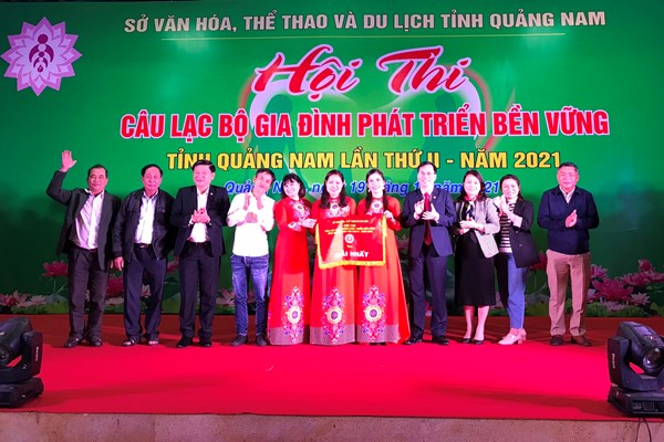 Trao giải Hội thi Gia đình phát triển bền vững Quảng Nam năm 2021 - Anh 2