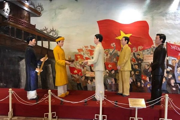 Trưng bày tại Bảo tàng Lịch sử tỉnh Thừa Thiên Huế: Cần có sự đổi mới để không còn đơn điệu - Anh 1