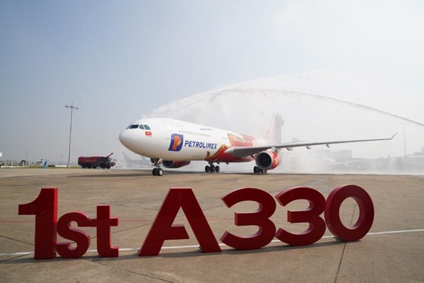 Vietjet đón tàu bay thân rộng A330 đầu tiên, chúc mừng mùa Giáng sinh 2021 - Anh 1