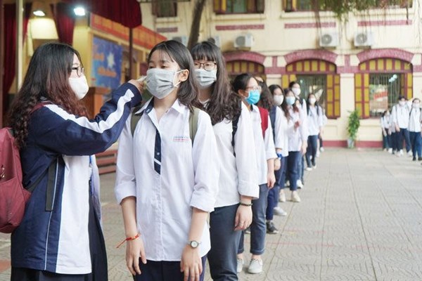 Từ 27.12 thêm 6 quận tại Hà Nội cho học sinh ngừng đến trường vì tăng cấp độ dịch - Anh 1