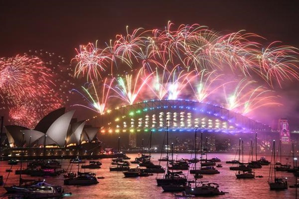 Sydney chuẩn bị tiệc đón năm mới bất chấp sự gia tăng kỷ lục ca mắc Omicron - Anh 1