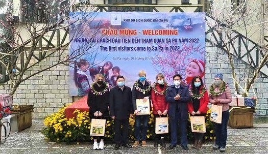 Các đoàn khách đầu tiên đến Hà Giang, Lào Cai năm mới 2022 - Anh 2