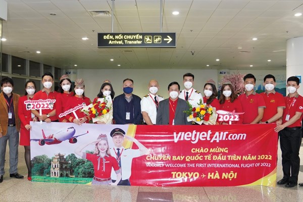 Vietjet đón chuyến bay quốc tế đầu tiên từ Tokyo, Nhật Bản đến Việt Nam trong ngày đầu năm 2022 - Anh 7