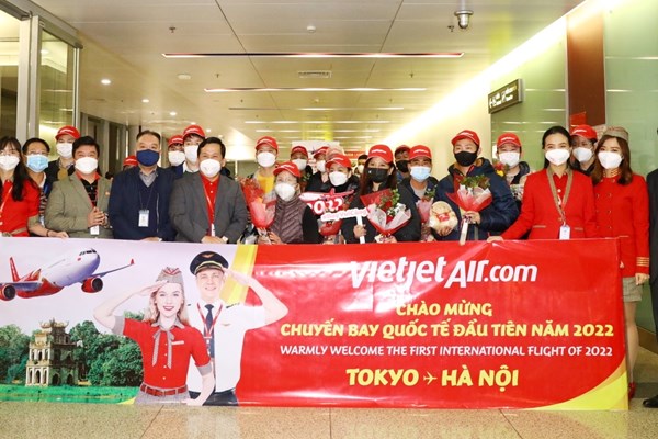 Vietjet đón chuyến bay quốc tế đầu tiên từ Tokyo, Nhật Bản đến Việt Nam trong ngày đầu năm 2022 - Anh 8