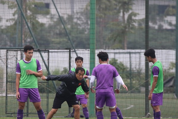 Các cầu thủ Việt Nam hứng khởi trong buổi tập của ngày đầu năm mới 2022 - Anh 7