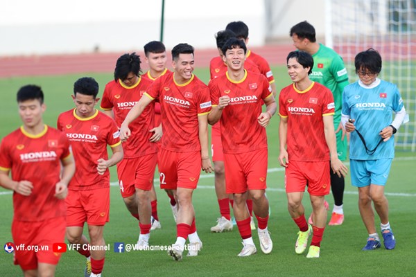 HLV Park Hang-seo lý giải về việc thay đổi ban cán sự ở tuyển Việt Nam - Anh 1