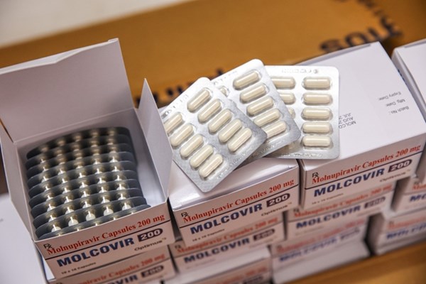 Hà Nội chuẩn bị hơn 18.000 gói thuốc C cho bệnh nhân F0 điều trị tại nhà - Anh 1