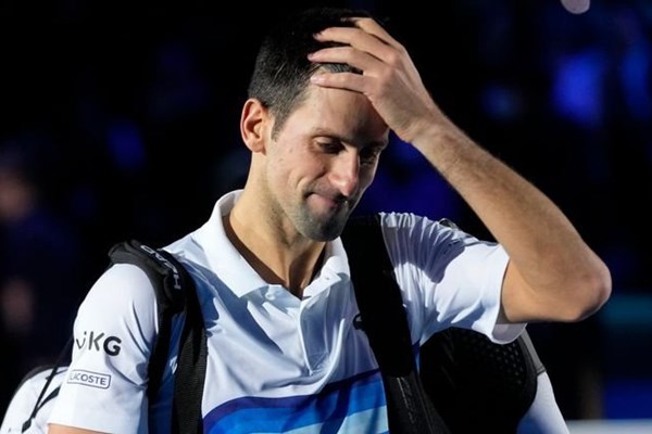 Úc tạm hoãn trục xuất Novak Djokovic - Anh 1