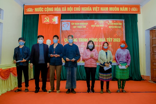 Báo Văn hóa và Quỹ Thiện Tâm tổ chức chương trình trao quà Tết tại Hà Giang: Ấn tượng với những nụ cười... - Anh 19