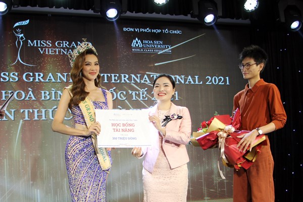 Hoa hậu Thùy Tiên được nhận học bổng Tài năng trị giá 350 triệu đồng - Anh 1