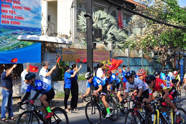 TP.HCM: Sôi động Giải xe đạp mừng Xuân – mừng Đảng và kỷ niệm 1 năm ngày thành lập TP.Thủ Đức - Anh 2